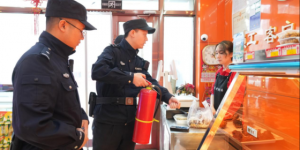 冰城公安护游警务 守护游客打卡五国城