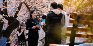 藏蓝守护冰城春花季 共绘平安旅游画卷