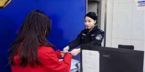 冰城公安：全心护游 筑牢景区安全屏障